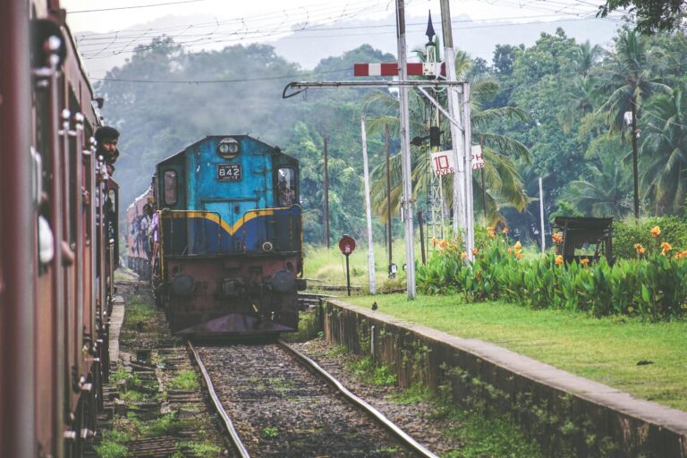 दो ट्रेनें रद्द होने से रायगढ़, बिलासपुर और टिटलागढ़ के यात्रियों की बढ़ी परेशानी