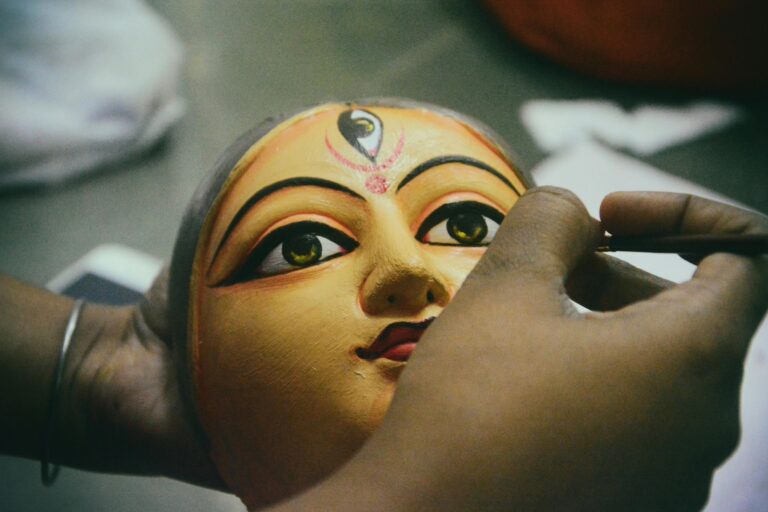 नवरात्रि 2025: भक्ति, डांडिया और व्रत का महापर्व! जानें इसका महत्व और 9 देवियों के नाम